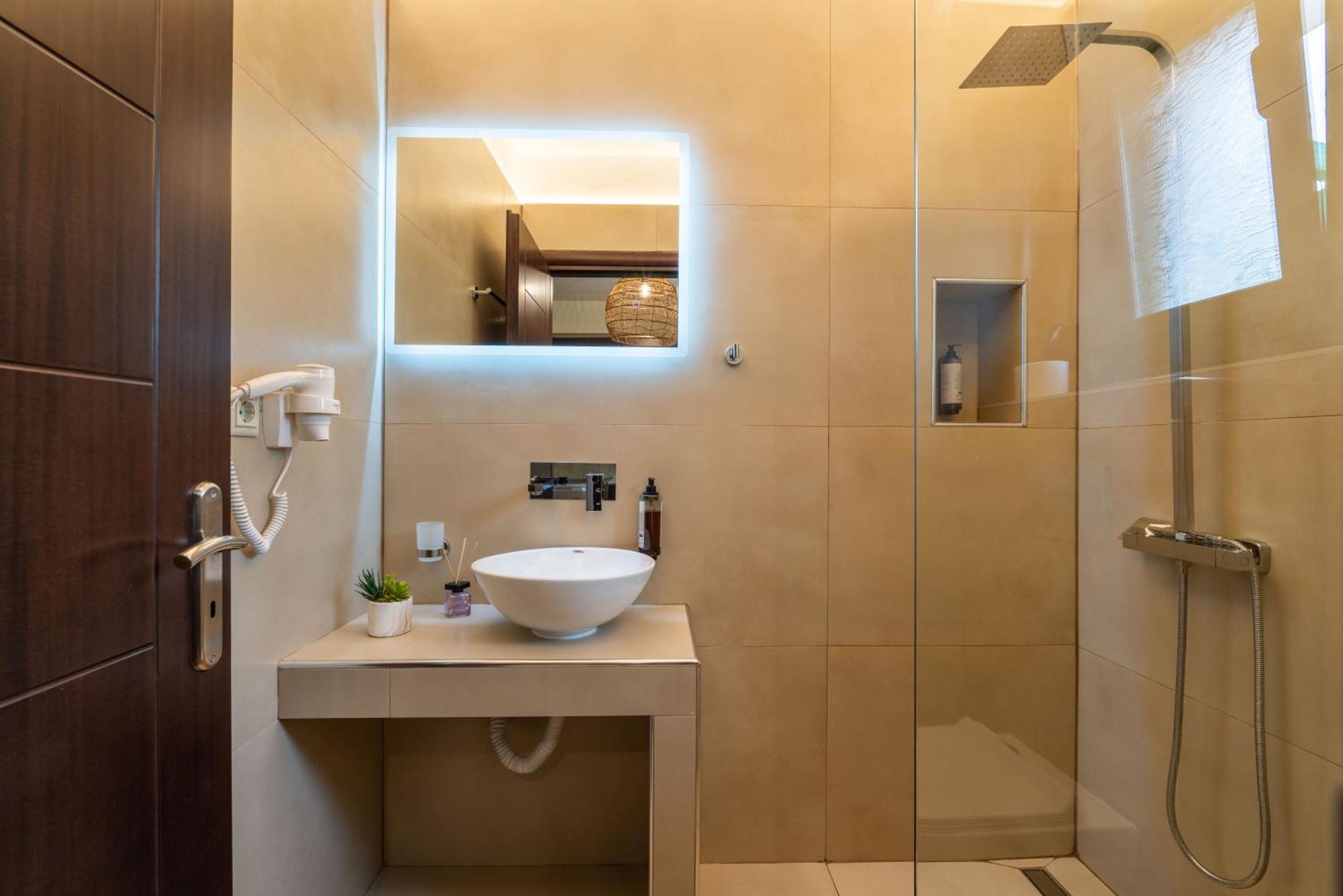 Aiora Suites ซิโวตา ภายนอก รูปภาพ
